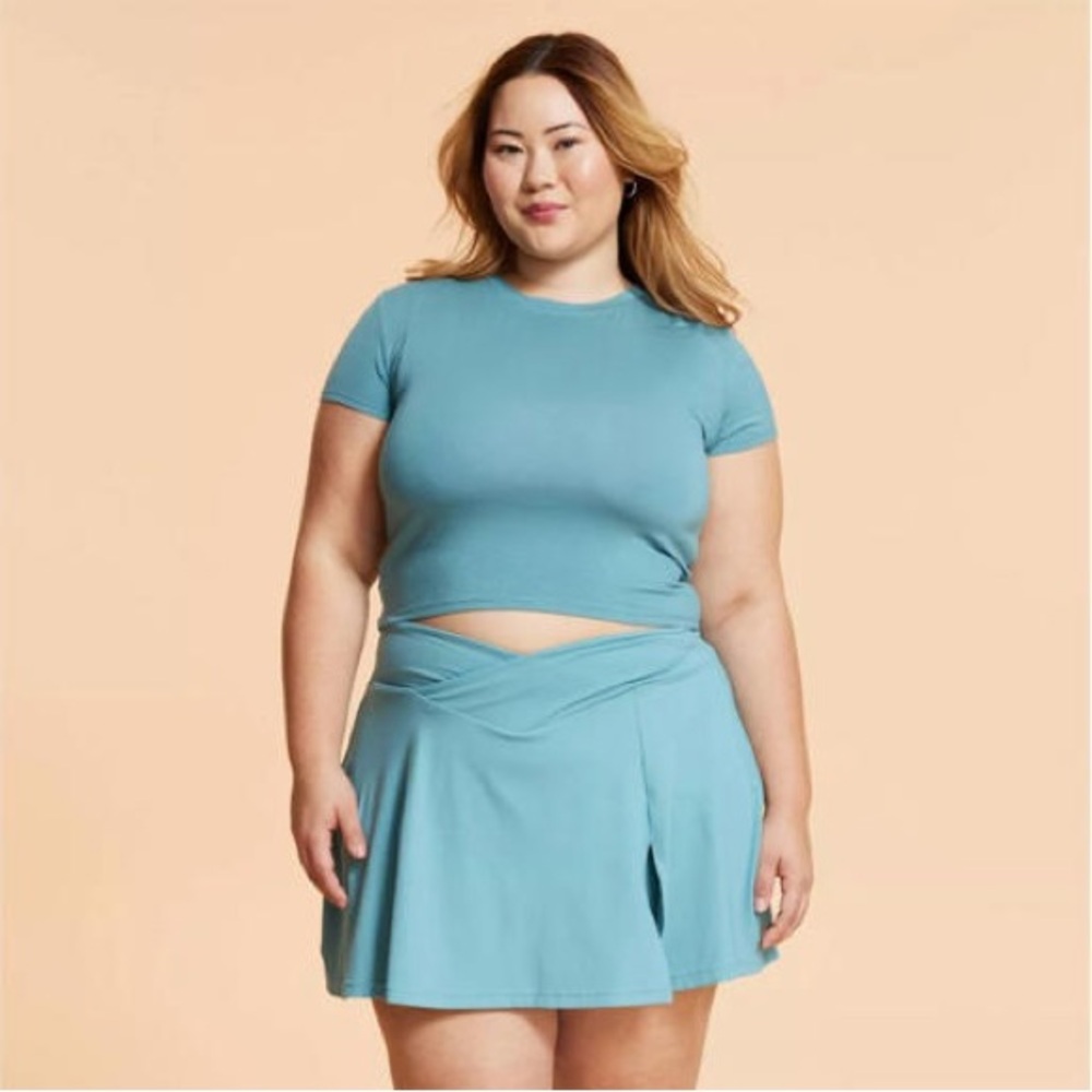 NWT Criss Cross Slit High Rise Skort
